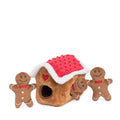 ZippyPaws Holiday Burrow - Gingerbread House - Puppy Village.nl